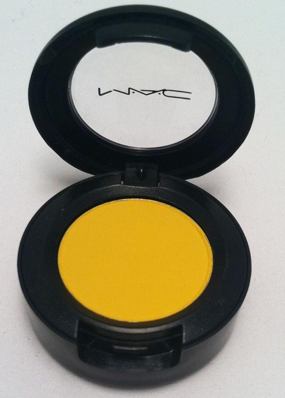 MAC-Eyeshadow-in-Chrome-Yellow